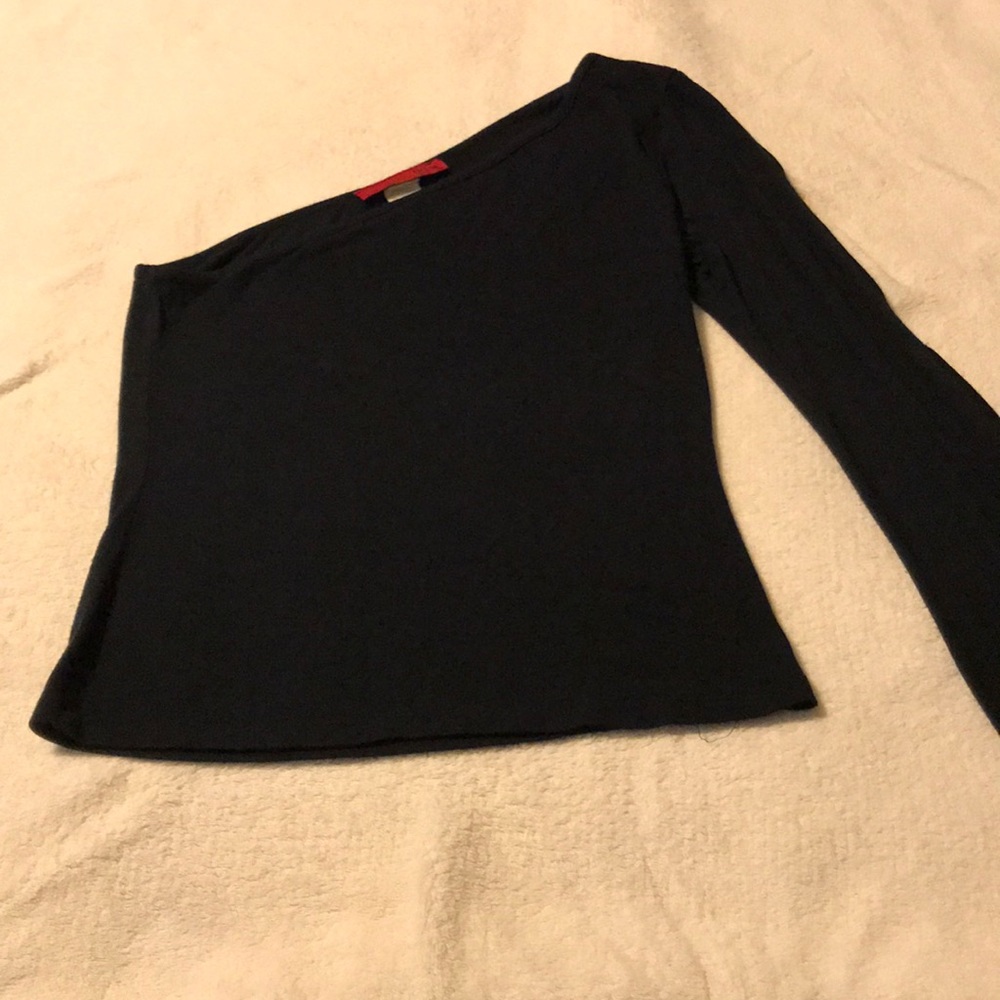 Gorgeous bell sleeve top. Size M.